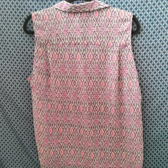 H&M - Sheer buttoned down, collard tank top with stained glass pattern. Size- 14 - Picture 7 of 8